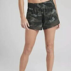 Athleta camo racer running shorts size xs